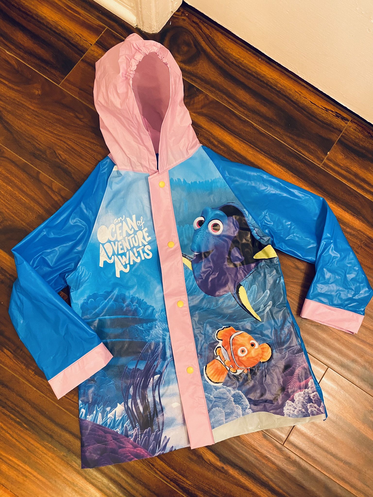 Disney Finding Dory Hooded Rain Jacket for Girls Size S/M ☔️💦🐟🐠💜