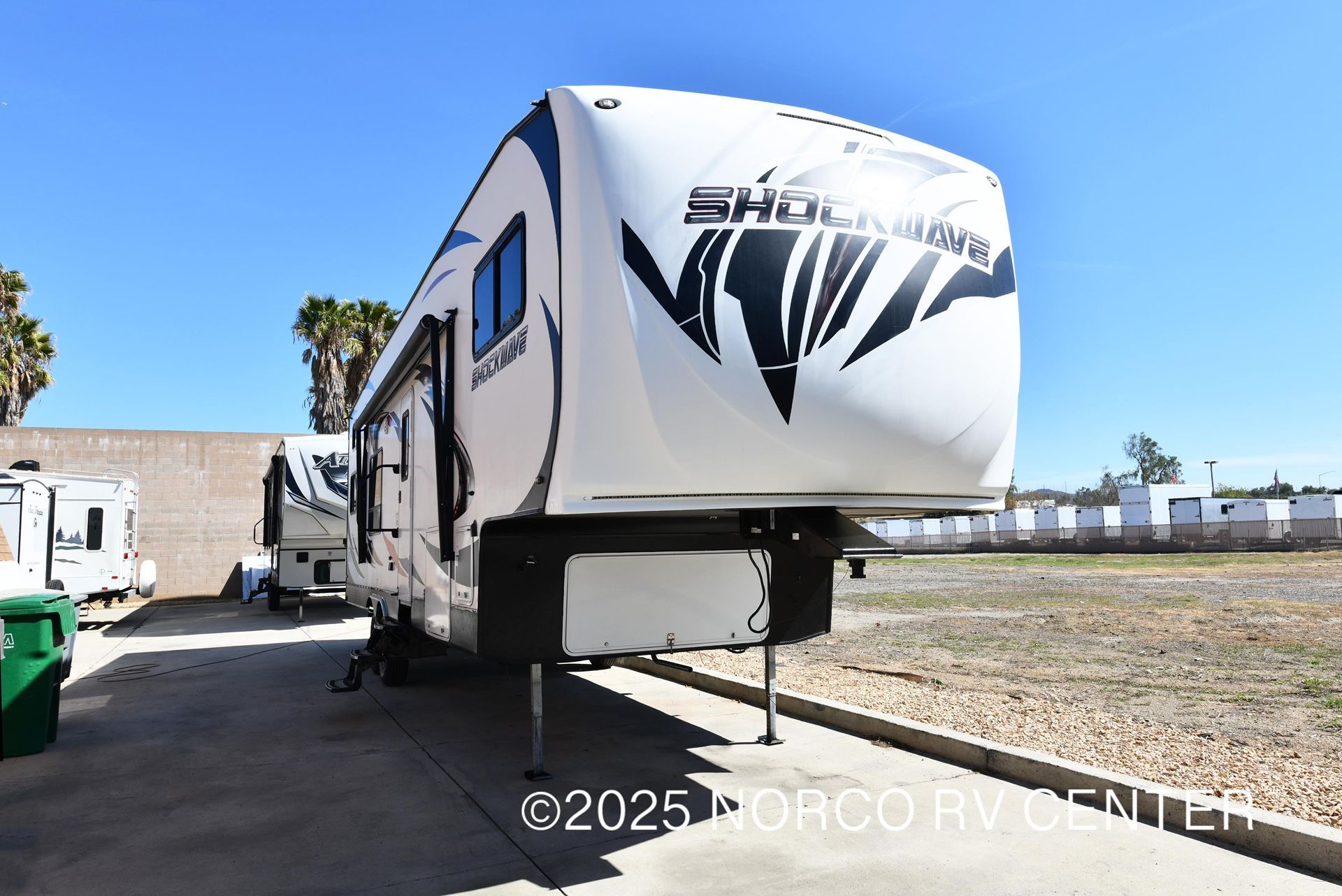 2017 Forest River Shockwave 33FWDX
