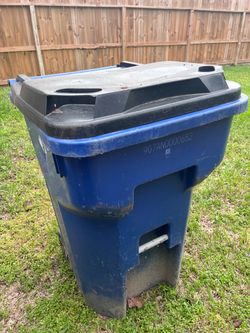 90 gallon Trash can