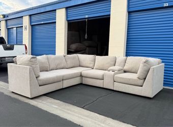 MODULAR SECTIONAL COUCH DELIVERY AVAILABLE