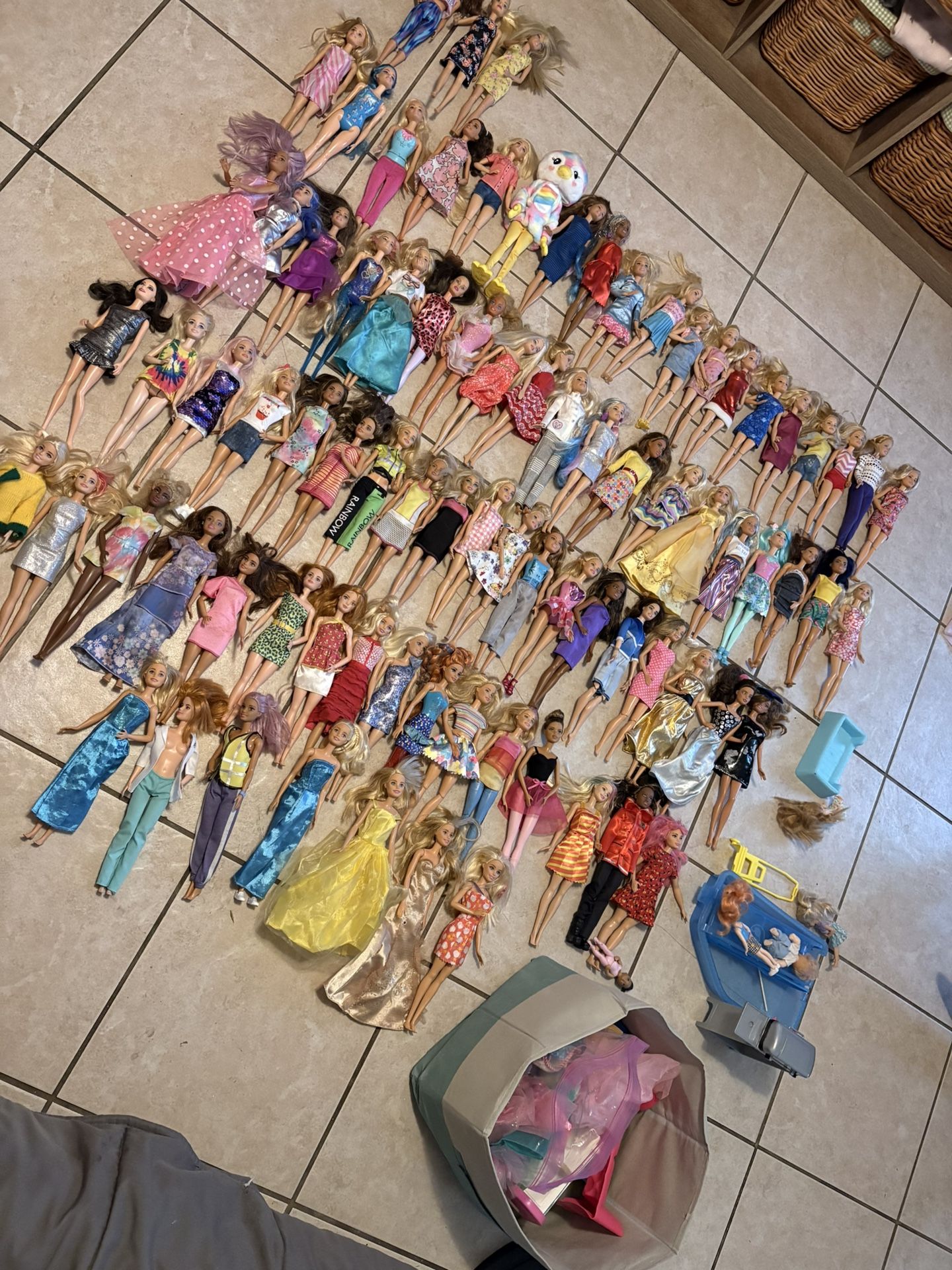 100+ Barbie Bundle 