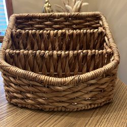 Basket - large divided wicker / seagrass - measurements in photos