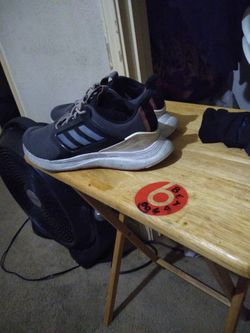 Adidas sz 8.5 in wmns