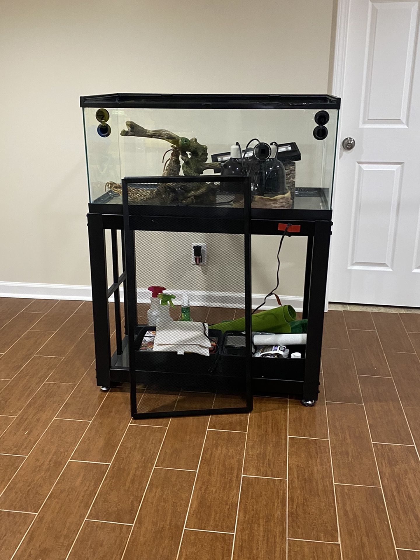 Reptile Aquarium (40 Gallon) with Stand and Accessories