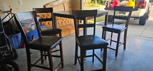 Bar height table
