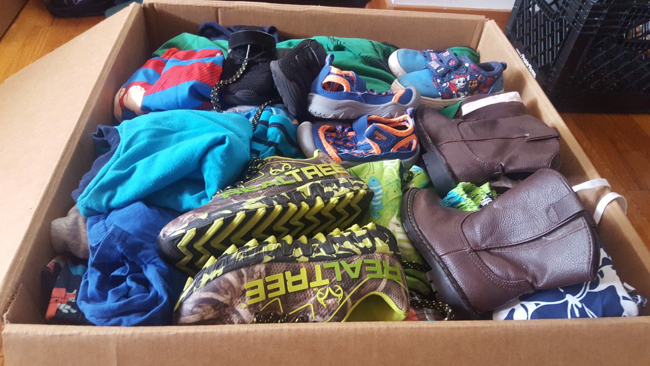 Huge Box of Boy Clothes 6-24 months