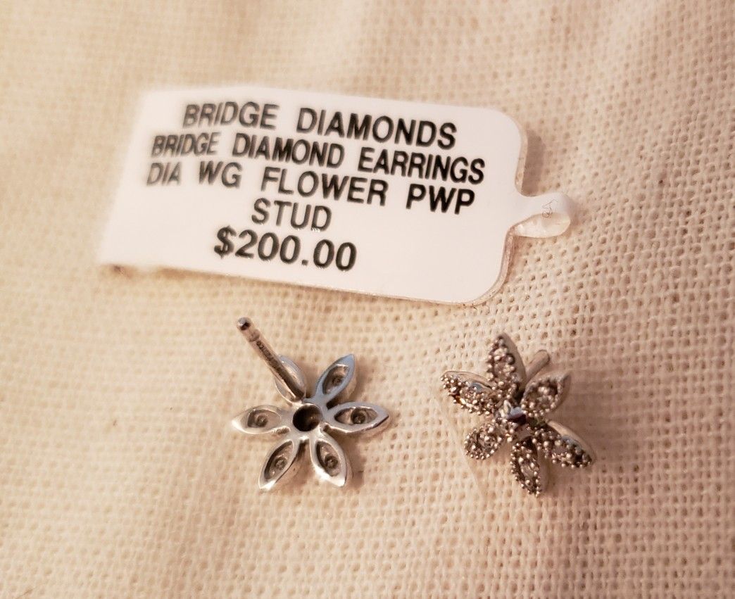 $100 White Gold & Diamond Flower Stud Earrings