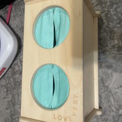 Lovevery Sensory Box. 