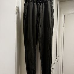 Lulu Lemon Women’s Joggers Army Green - Size 6