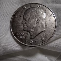 U.S. 1972 LIBERTY DOLLAR COIN NO MINT MARK - EXCELLENT CONDITION 