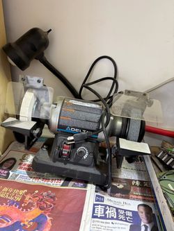 Delta Bench Grinder with Flex Lamp