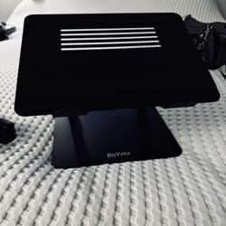 Laptop stand