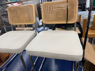 Set of chairs 📍$65