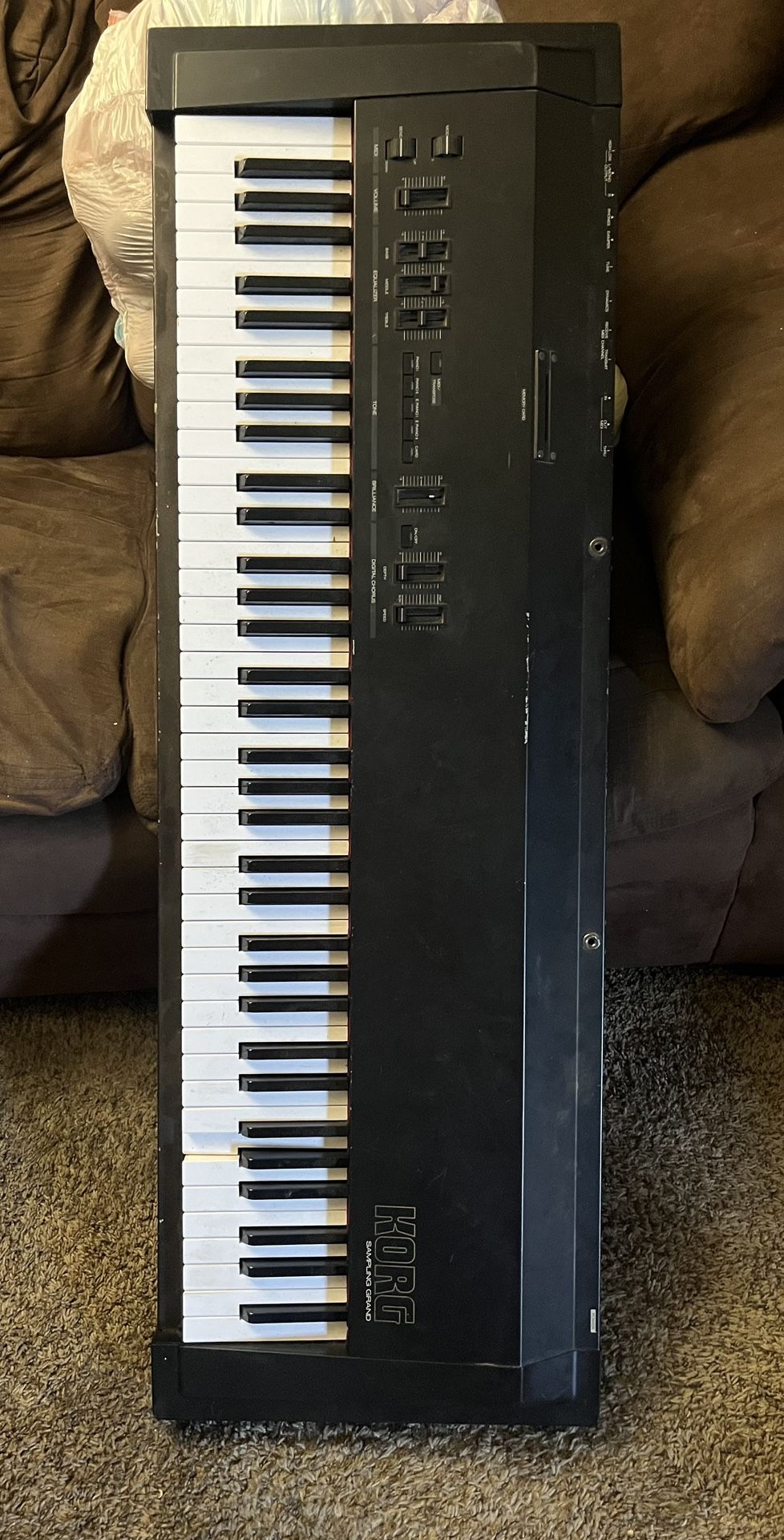 Korg Sg-1 Sampling Grand Synthesizer Piano Keyboard
