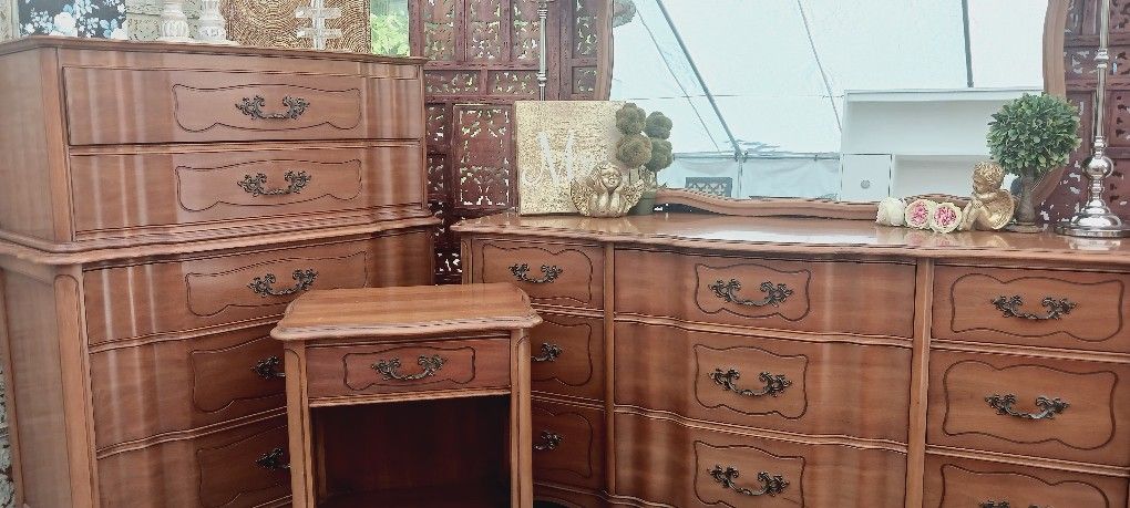 Mid Century 5pc Oak French Bedroom Set Delivery Available