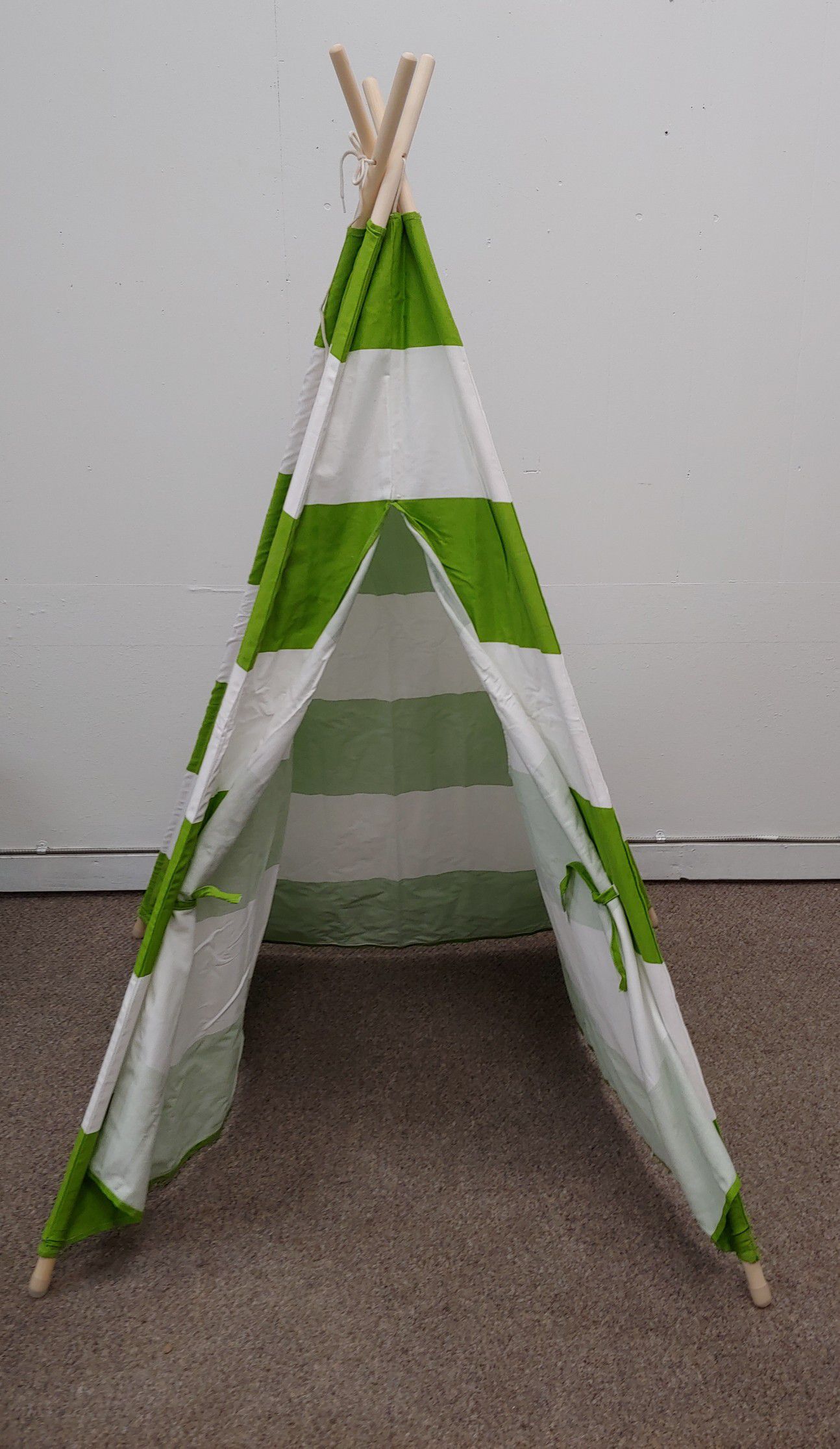 New Pericoss Indoor/Outdoor Tee Pee Green & White Stripe Play Tent Firm Price