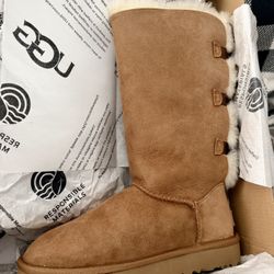 UGG Women's Bailey Bow II Boots Brown Suede, Size 5