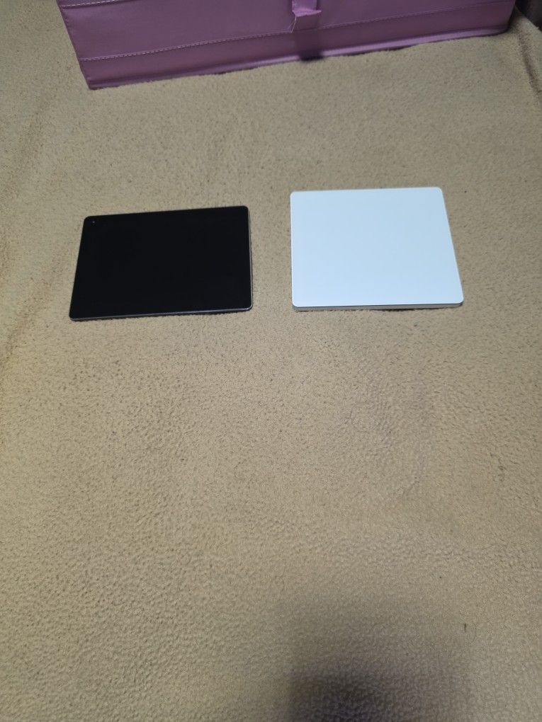 2 Trackpads