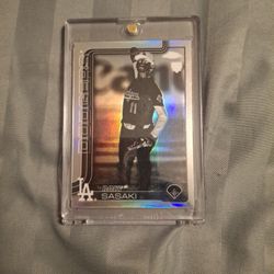 2025 Topps Chrome - Negative Refractor *Roki Sasaki* Rookie Card 