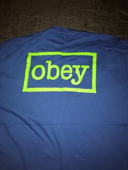 Obey T shirt size L