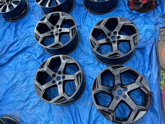 Range Rover  OEM  20 inch wheels gloss black  20 inch 5x120 +47 fully refinished like new ! 995$ for 4 rims plus tax.  New and used tires options avai