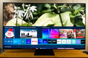 2025 Qled Samsung smart tv 4k (delivery)