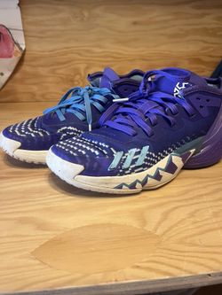 Boys DONOVAN MITCHELL  Basketball Shoes Size 2.5