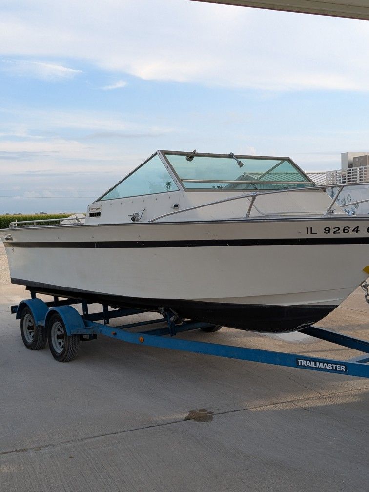 21' 1968 SlickCraft/1973 150hp Johnson/Cuddy Cabin