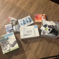 Retro games ( Wii, Wii workout Pak, Xbox kinect, Wii personal trainer, games for the Wii And kinect)