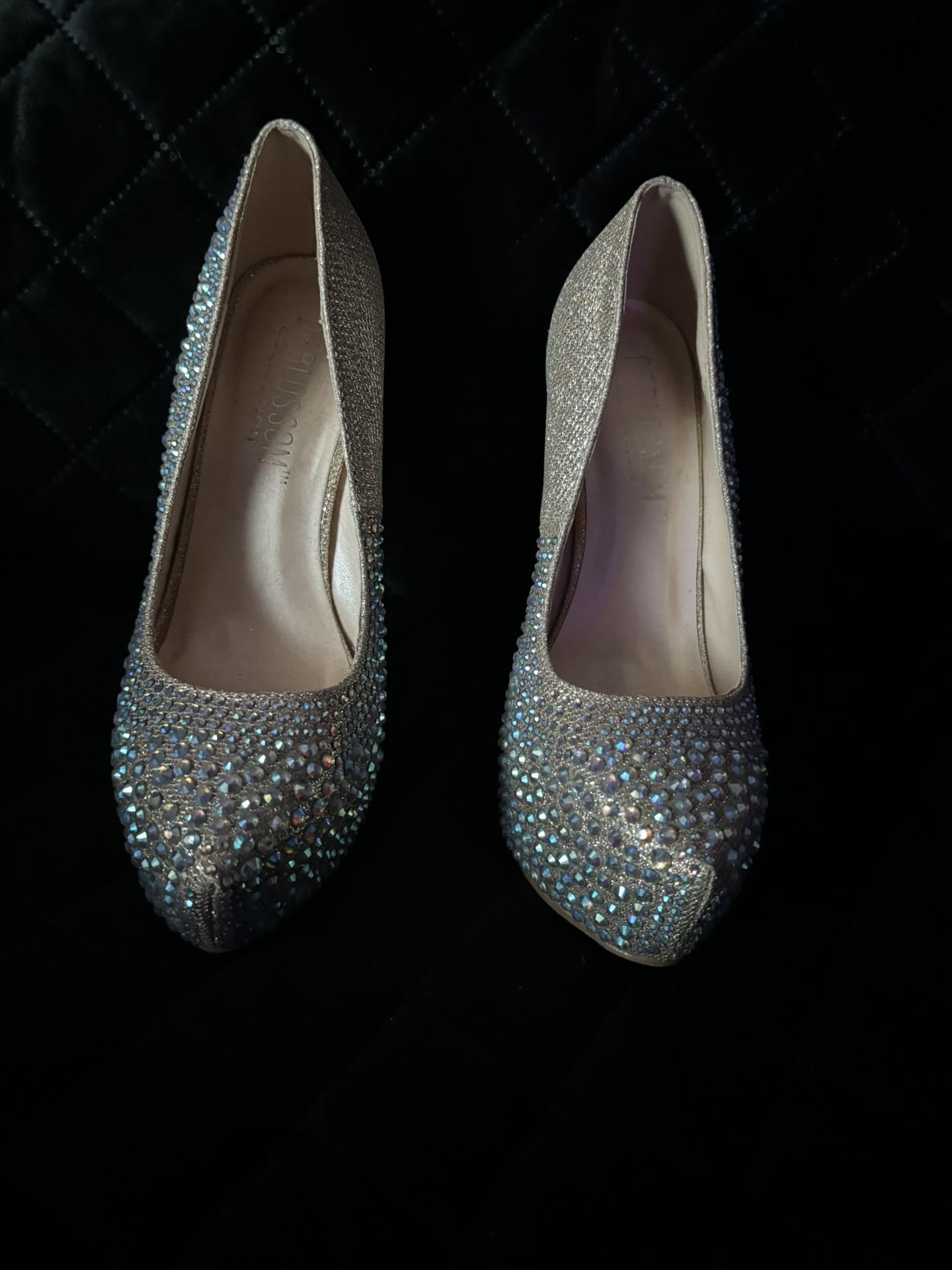 HEELS 👠 👠SIZE 5 1/2. $15
