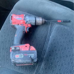 Milwaukee Fuel Drill With Battery And Charger Rapid Charger 