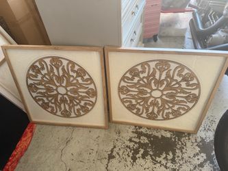 4 hanging wall decors