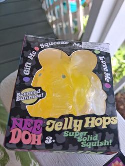 Jelly hops NEE doh yellow or blue