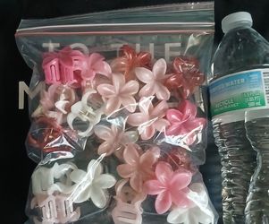 Small flower hair clips