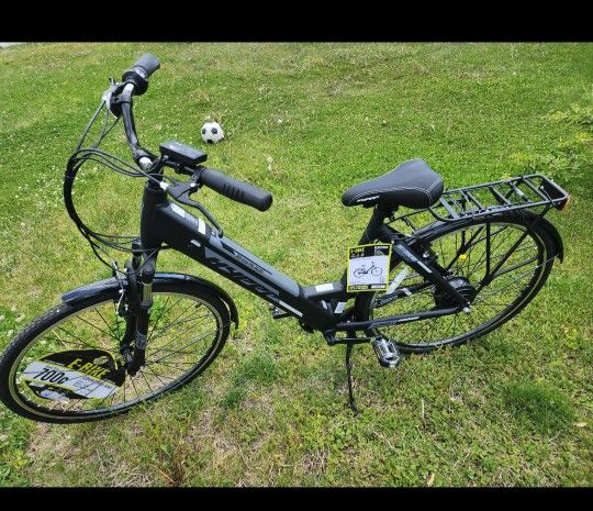Brand New! 700c Hyper Bicycles Electric Commuter Eletric Bike for Adults - READ DESCRIPTION!