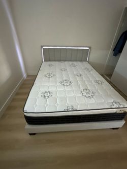 King Size Mattress Pillow Top New bedframe sold separately