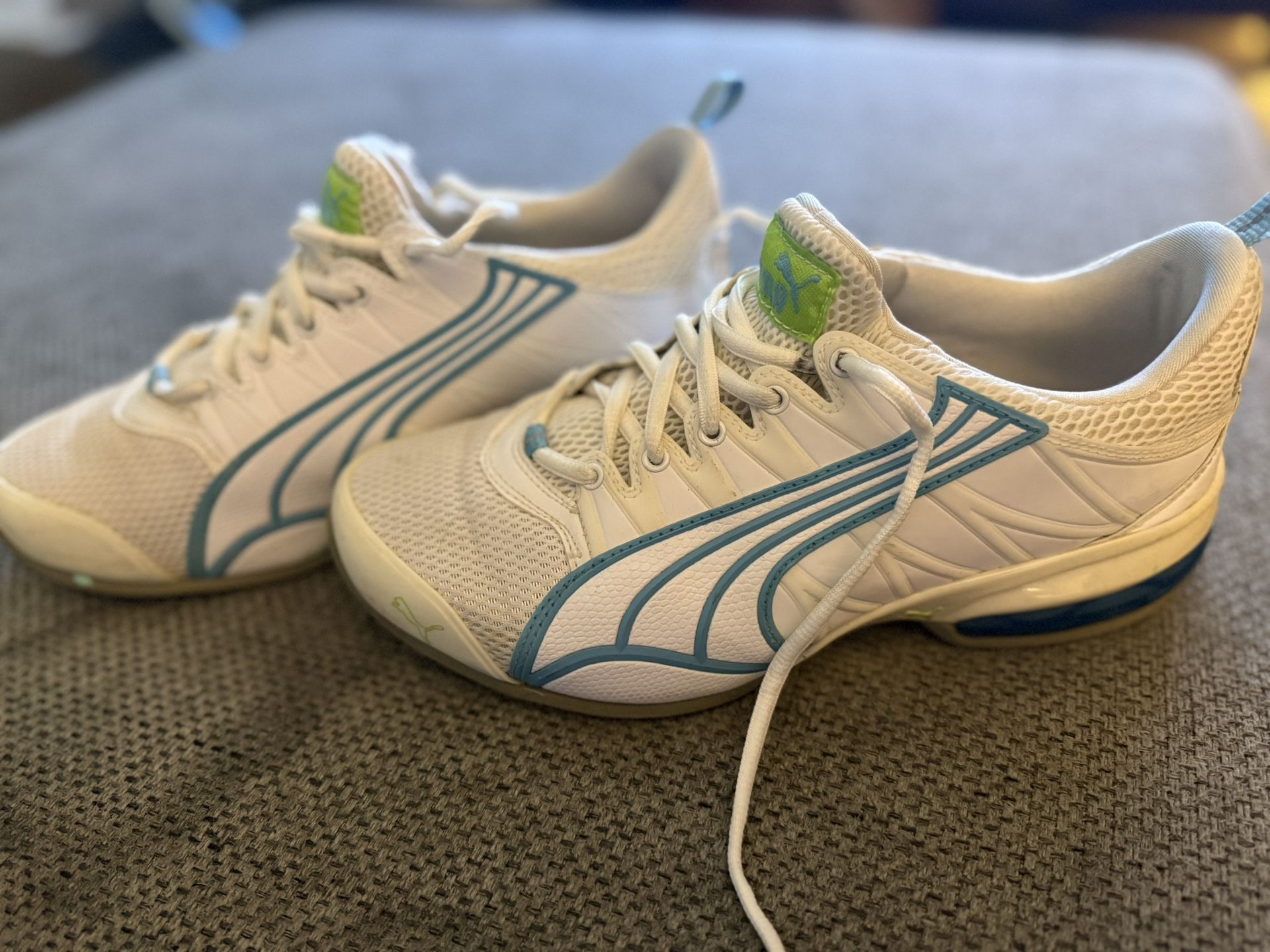 Women’s Shoes—Size 7