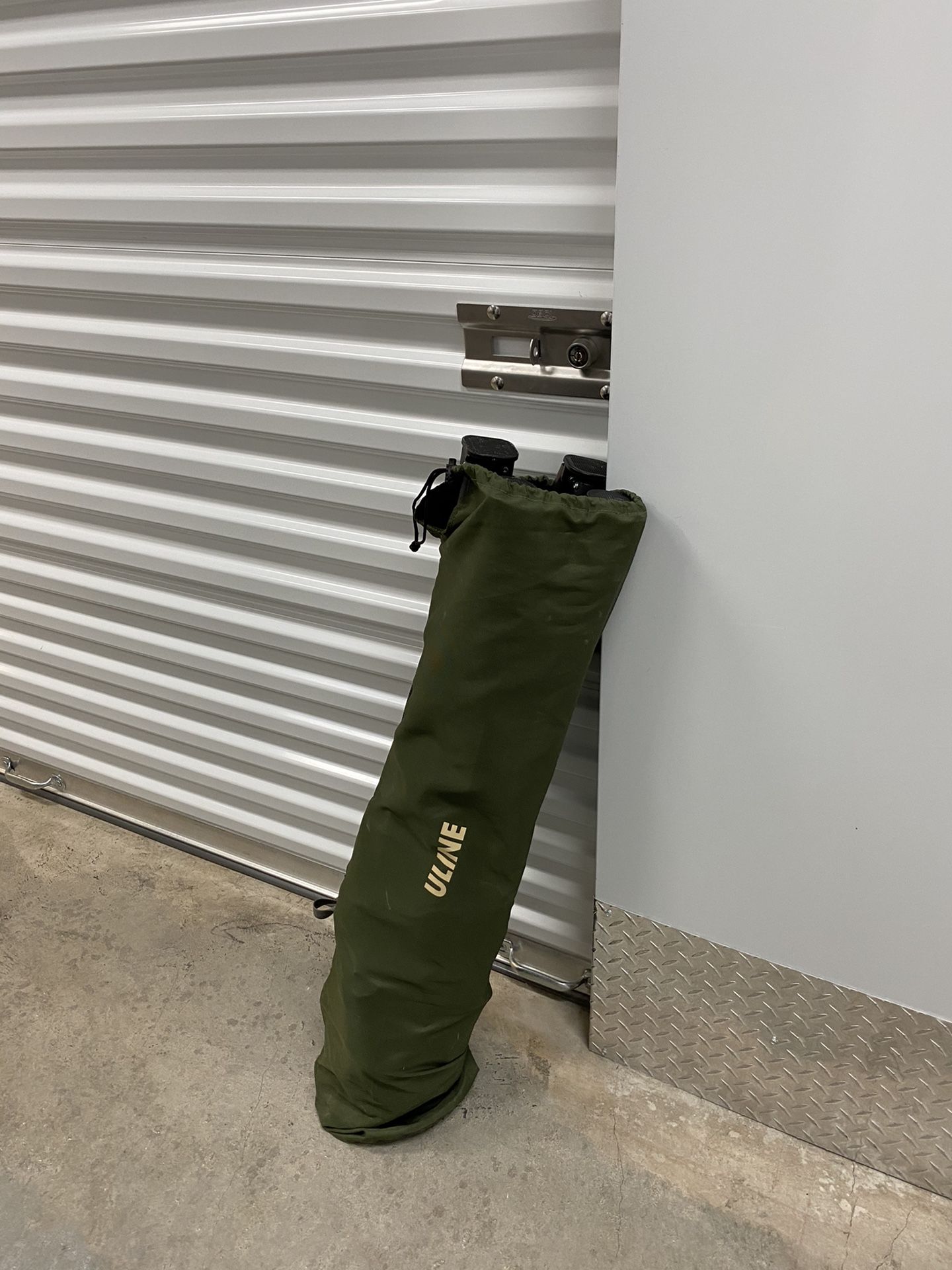 Uline Portable Camp / Beach Chair for Sale in Miami Beach, FL OfferUp