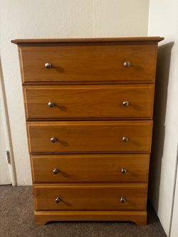 Dresser and 2x nightstands