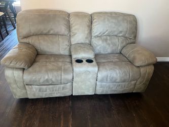 Dual electric recliner love seat