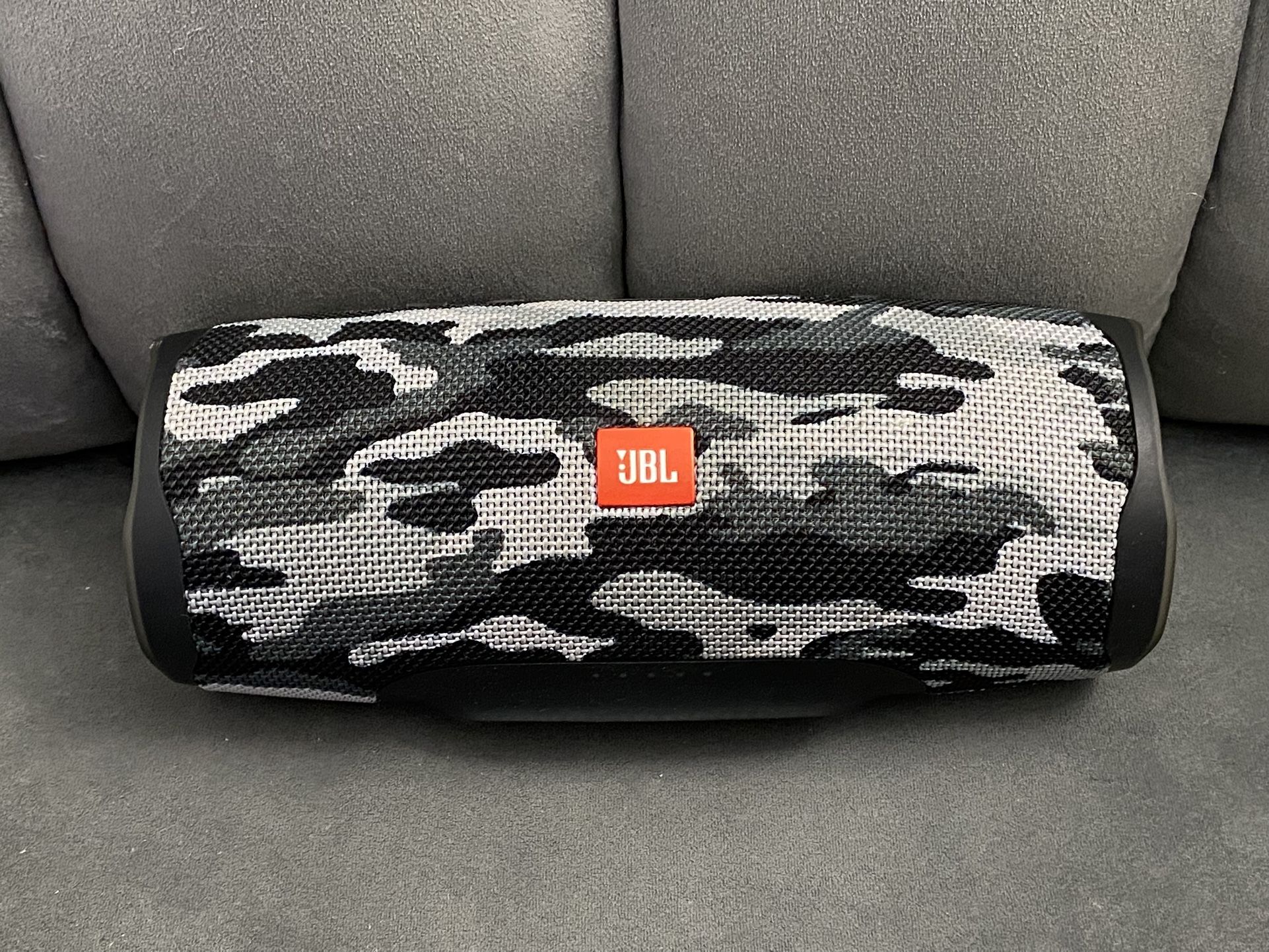 JBL CHARGE 4 Wireless Portable Bluetooth Speaker