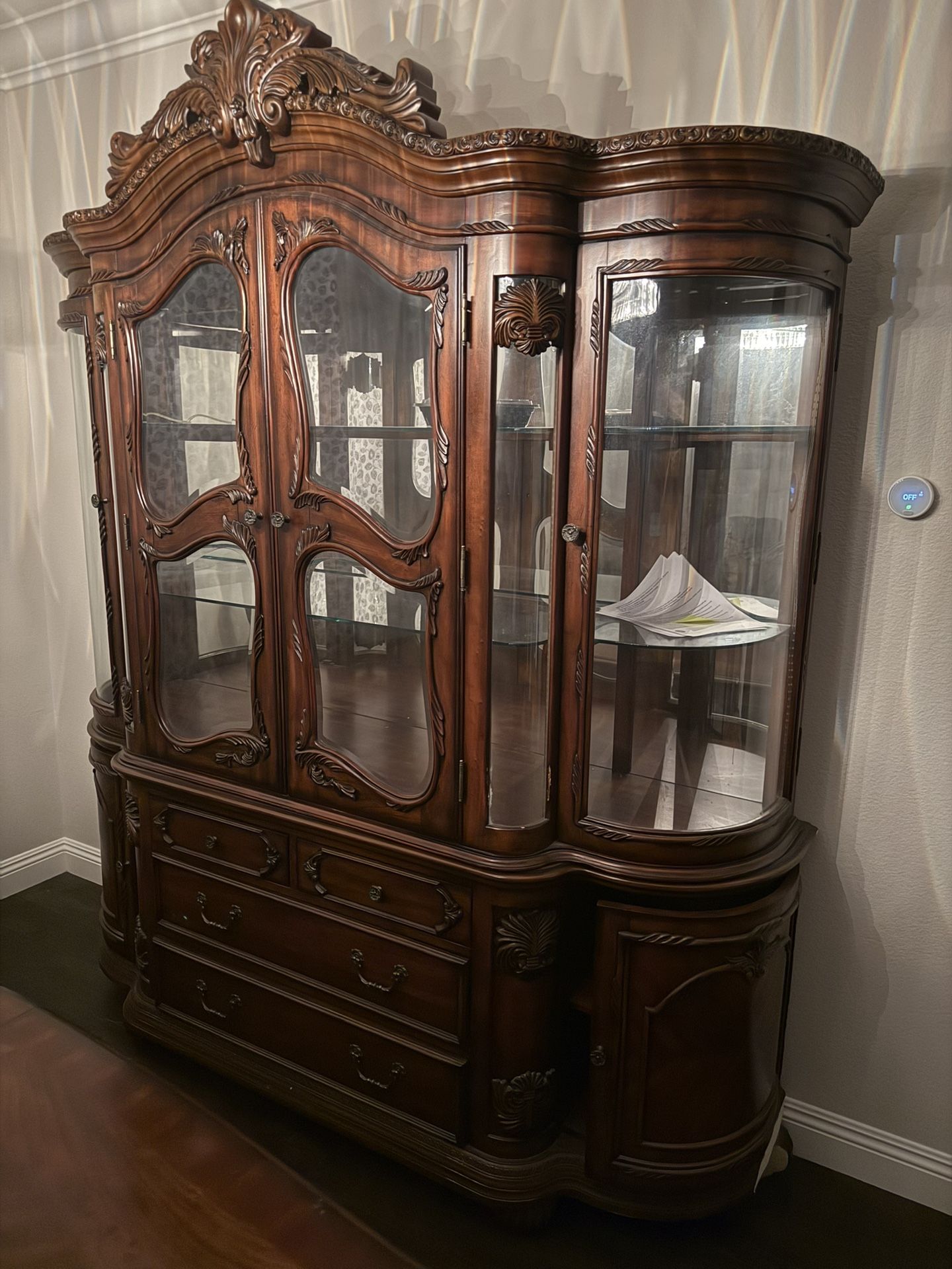 Backingam China Cabinet