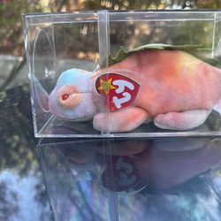 RARE Retired TY Beanie Baby Iggy 1997 With Tag Protector and Case 
