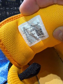 Air Jordan Sneakers Yellow Size 11 usados