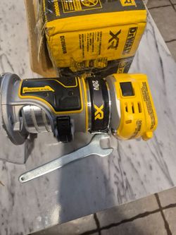 DEWALT 20V XR BRUSHLESS ROUTER