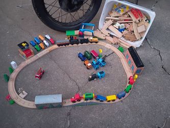 Train and tracks set