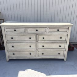 9 Drawer Dresser. Worn, But Still Great Condition. 