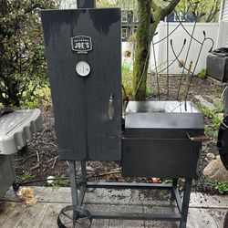 Oklahoma Joe's Bandera Vertical Offset Smoker