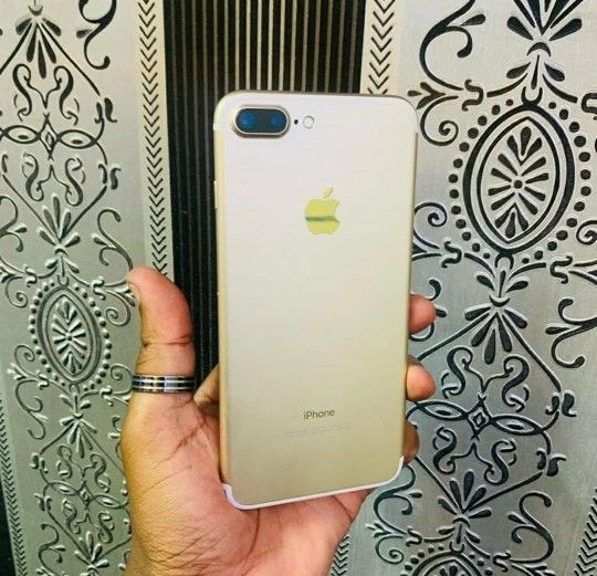 iPhone 7 plus 32GB Unlocked