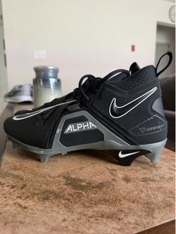 10.5 Men’s Nike Alpha Elite Football Cleats